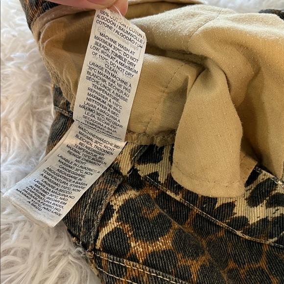 EDIKTED Print Straight Leg Jeans Size Medium - Picture 8 of 8